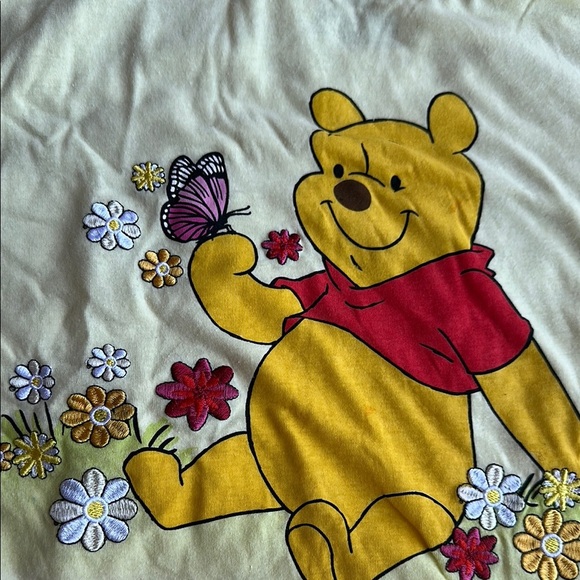 Disney Winnie the Pooh Short Sleeve Embroidered flowers Size XL - Picture 6 of 6
